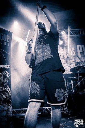Man as Plague Blauw small-10.JPG