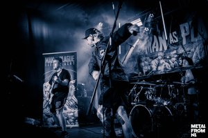 Man as Plague Blauw small-7.JPG